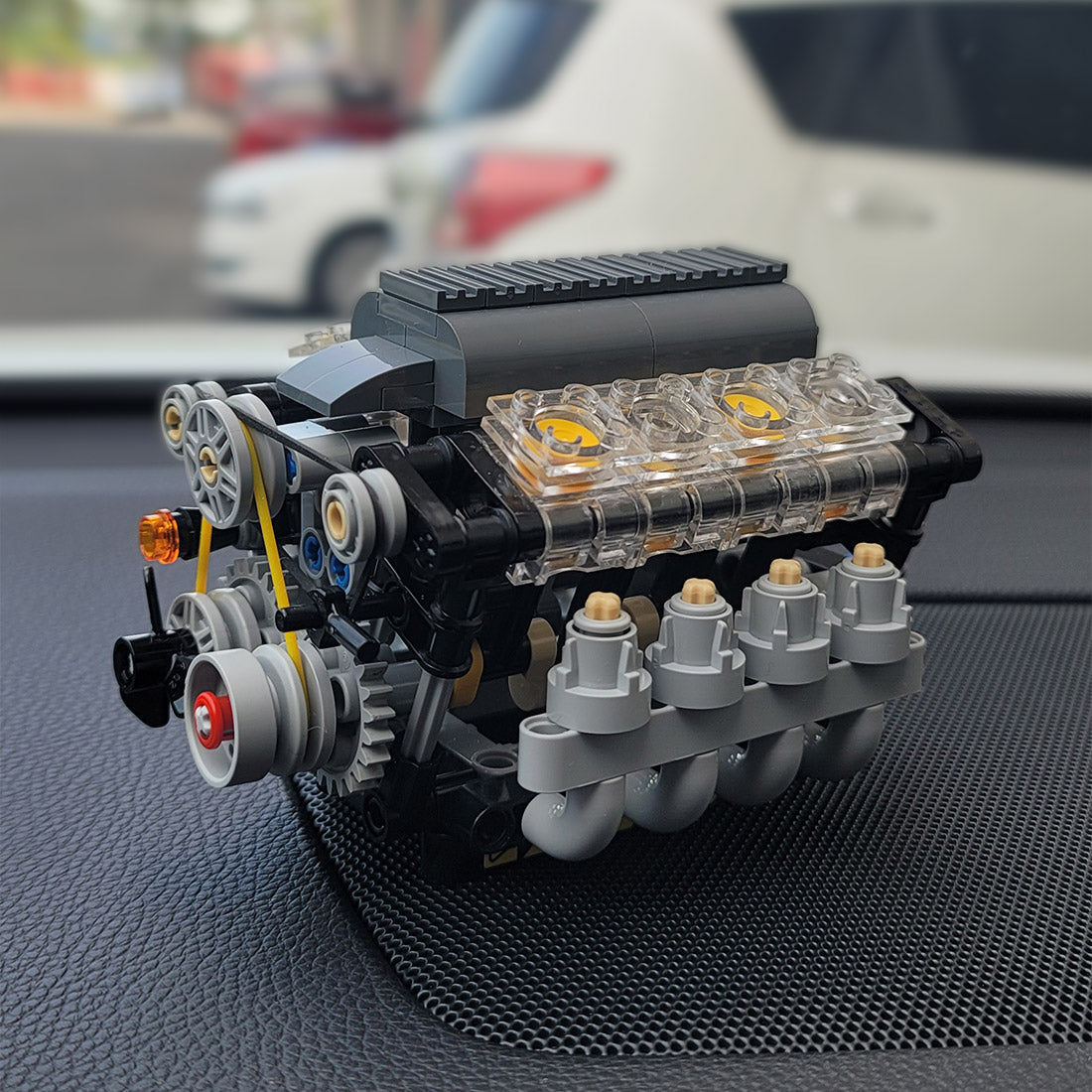 Image of product v8-engine-with-gearbox-tech-engine-model