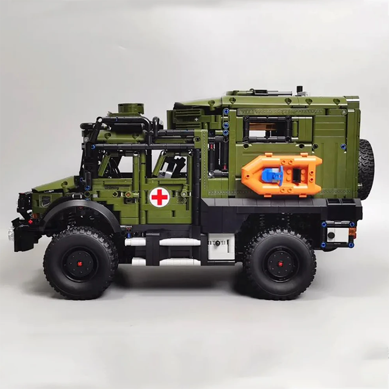 Armoured Military Ambulance 3849pcs - Building Blocks set - Turbo Moc