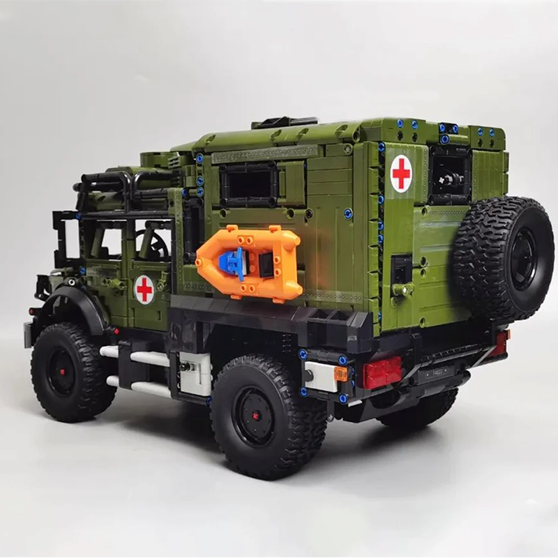 Armoured Military Ambulance 3849pcs - Building Blocks set - Turbo Moc