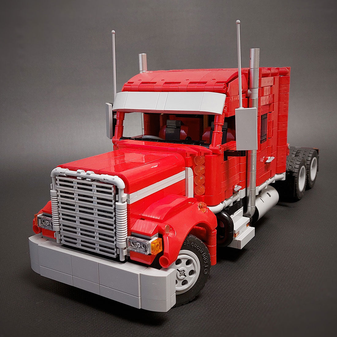 Image of product moc-100795-technology-american-heavy-duty-truck