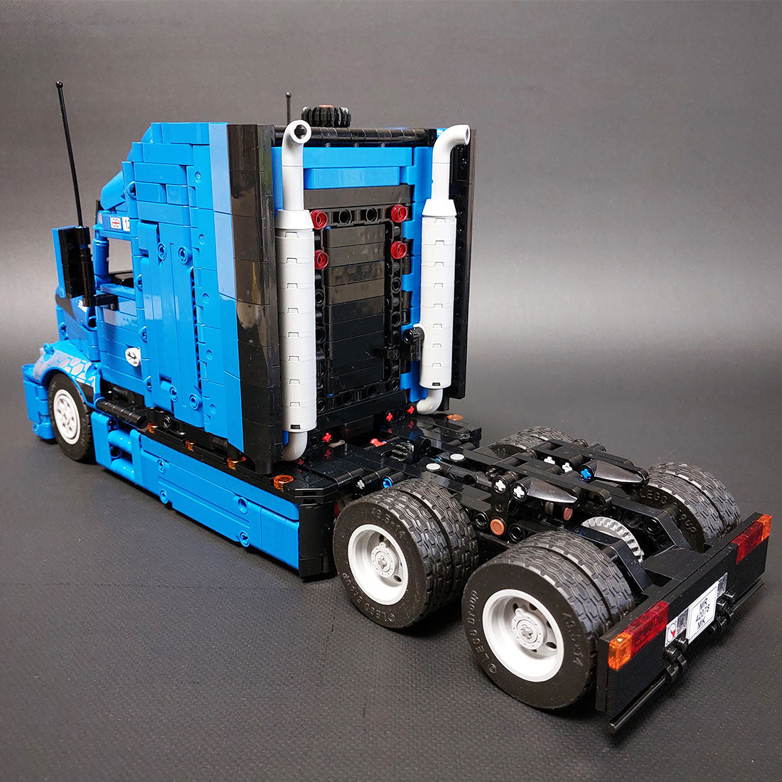 Image of product moc-103534-technology-american-heavy-duty-truck