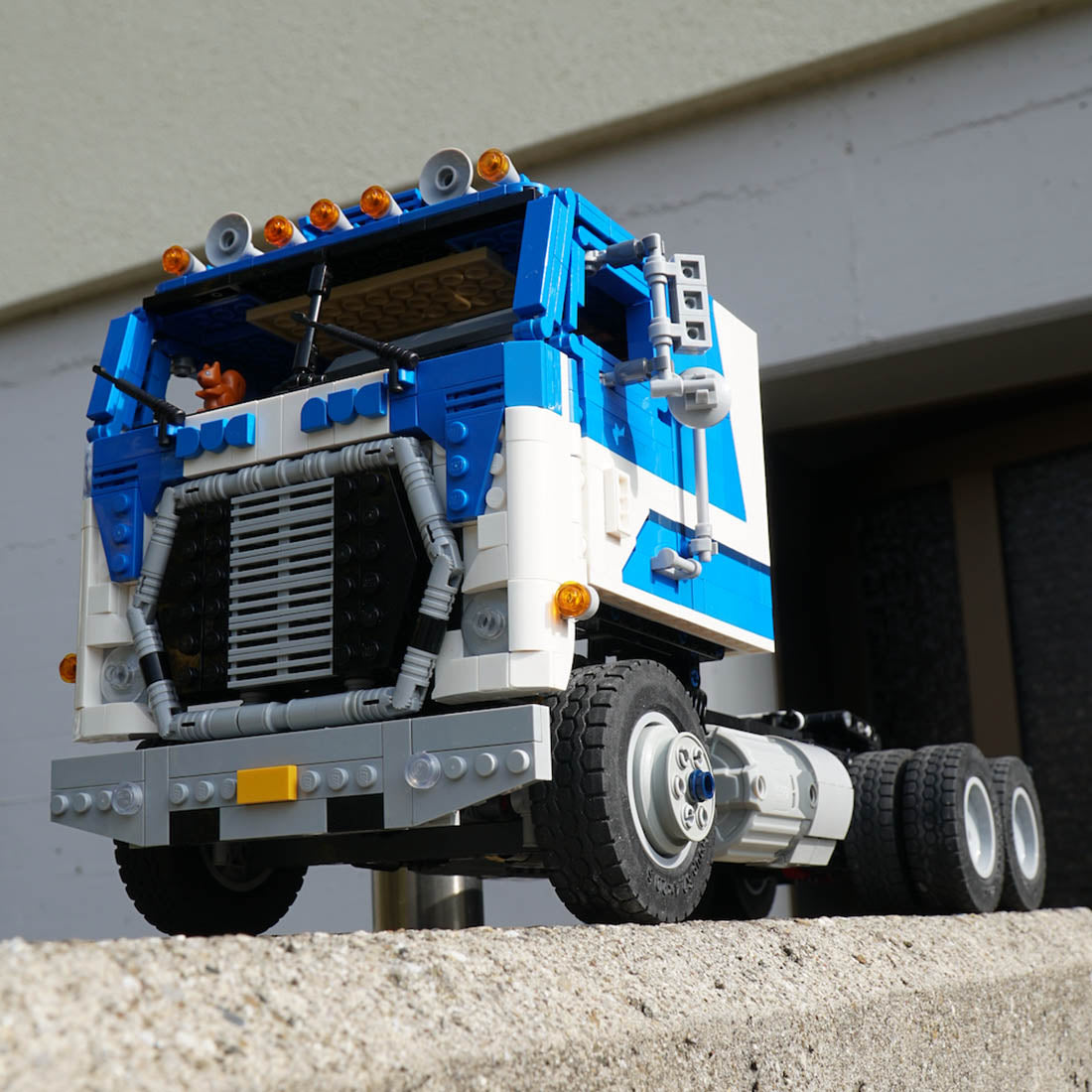 Image of product moc-144890-rc-ford-wt9000-1-17-cabover-truck-blue-mule