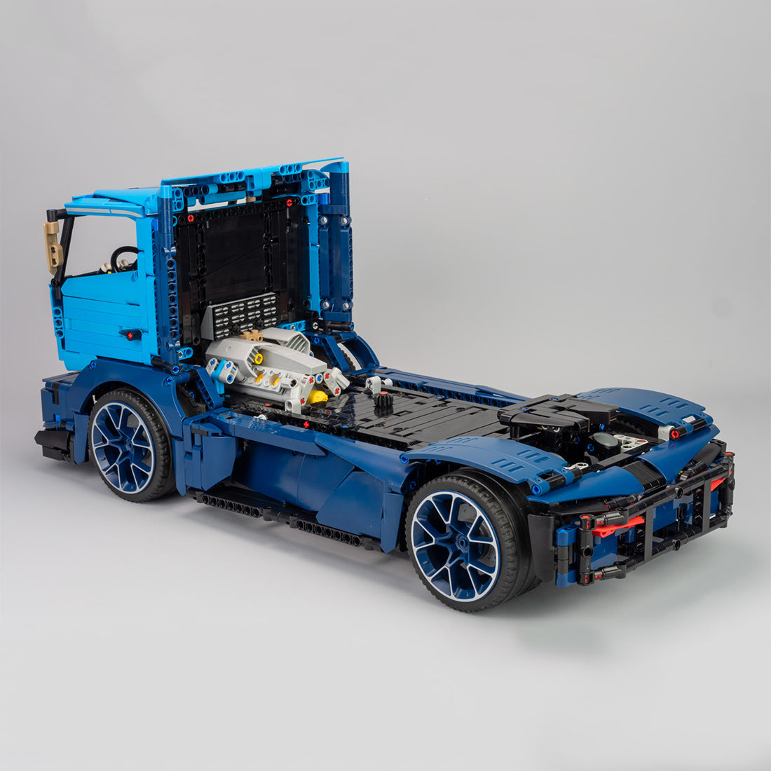 Model B - Race Truck 2064pcs - Building blocs set - Turbo Moc